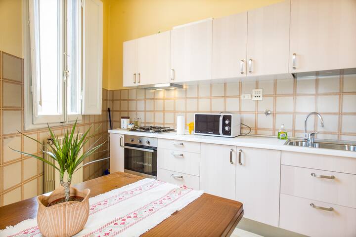 GIOTTO E BELVEDERE 5BR 2LVR 3BTH gallery image 4