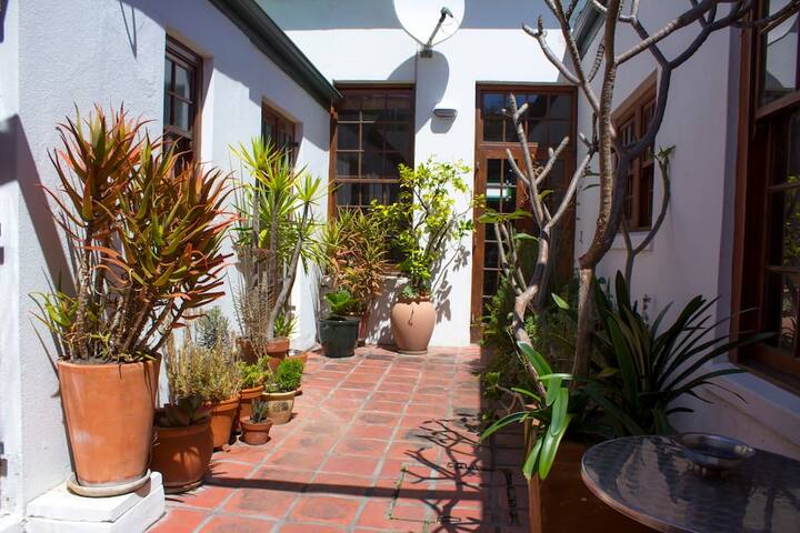 Classic Green Point Townhouse gallery image 5