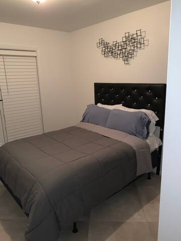 Elegant Stylish Home away from Home gallery image 5