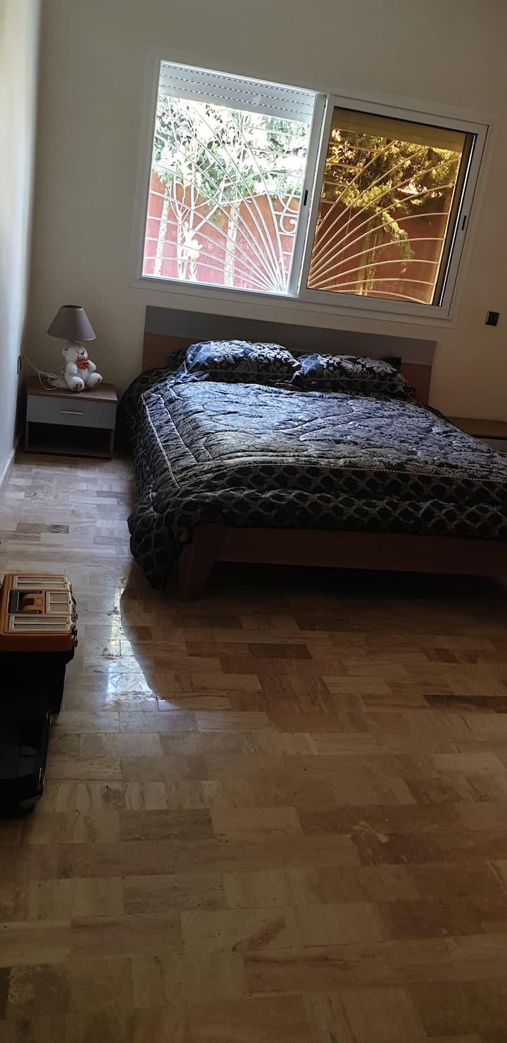 Chambre 2 - Grand lit-