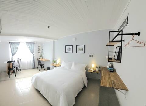 Room #3 Boutique steps CC San Silvestre