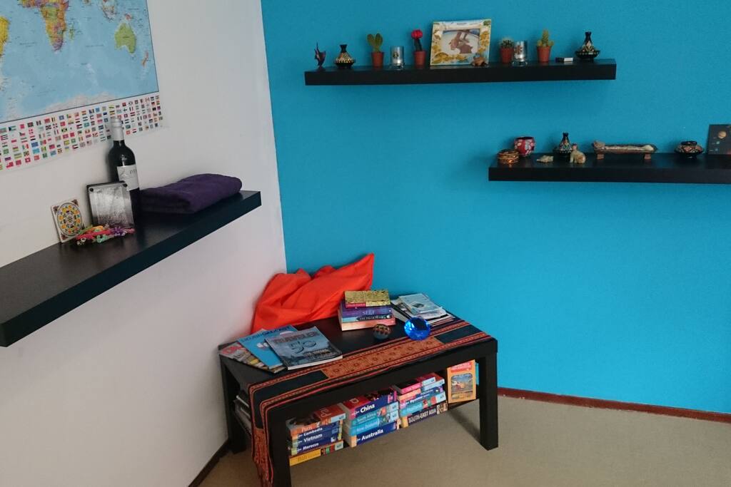 Linen shelf & space for all your daily essentials