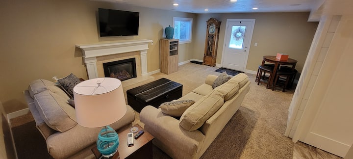 Swanky Retreat - Sandy, UT