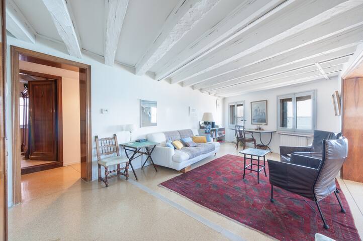 Ca’ Laguna, stunning views on Bacino di San Marco. gallery image 2