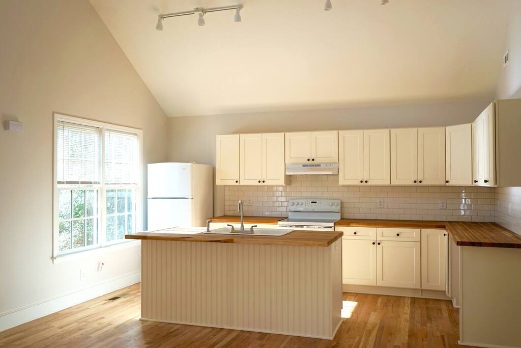 Great kitchen with lots of morning sunlight