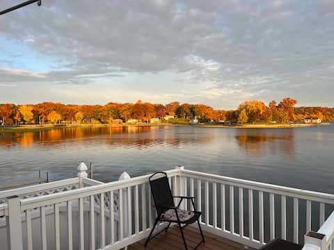 Pet friendly, lakefront home directly on Pine Lake