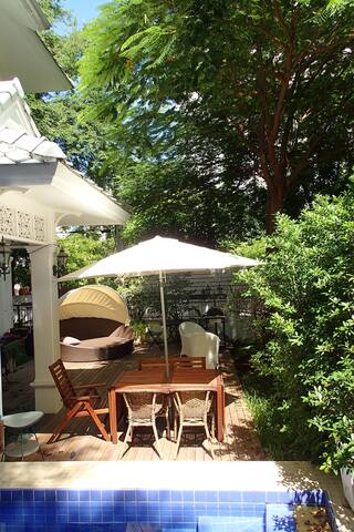 Luxury 3BR+ Pool Villa for 6-10, great location gallery image 3