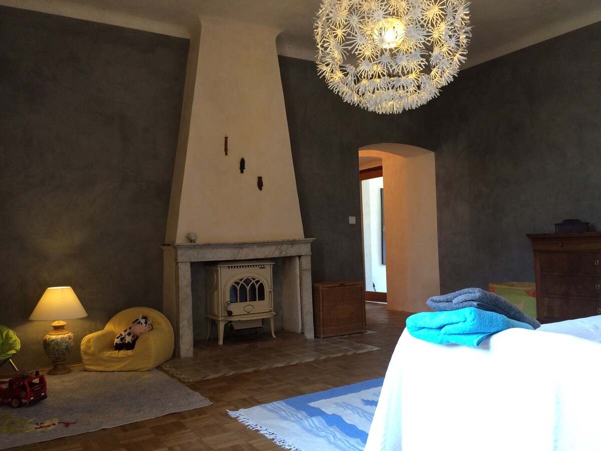 配备1张真实床的图书馆（ 90x190 ） 