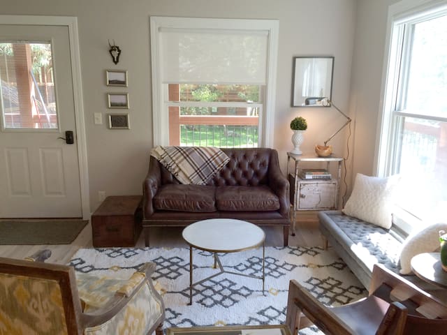 Luxury Living in Creekside Condo