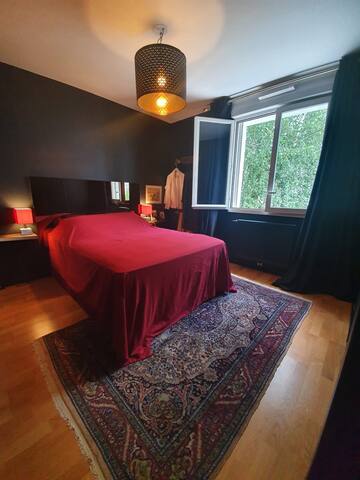 Terrasse et six couchages proche Darwin et quais