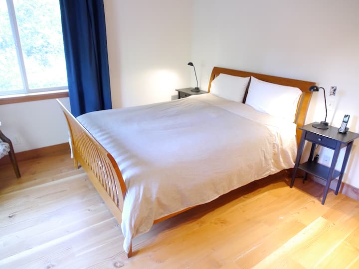 חדר שינה זוגי.