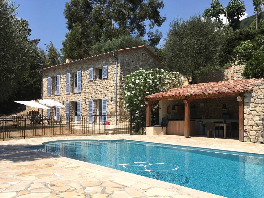 La Fenice with poolhouse and heated pool