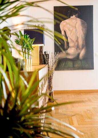 Central & Elegant – Bluscapes Home gallery image 5