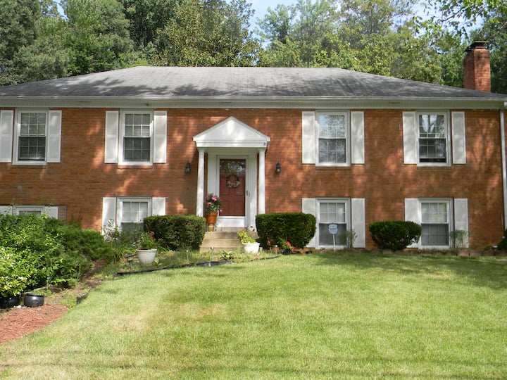 Quiet suburb of Washington, DC (Alexandria, VA) Houses for Rent in Alexandria, Virginia