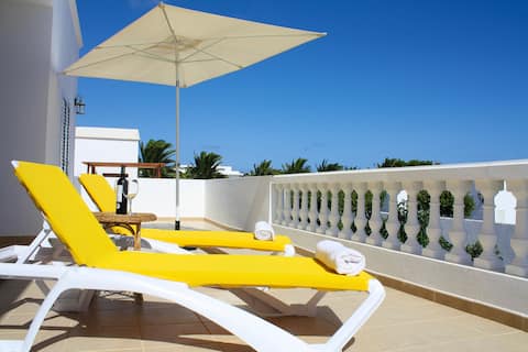 Top Airbnb: beautiful house in Puerto Calero in Yaiza