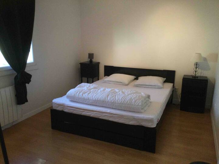 Голяма спалня с 160 легла