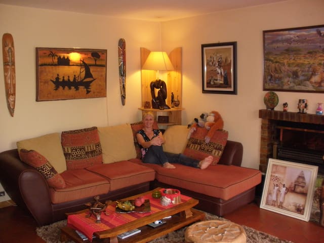 Big room in country close to Paris