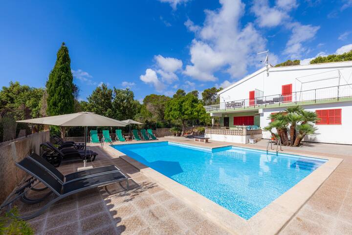 Es Pins gallery image 4