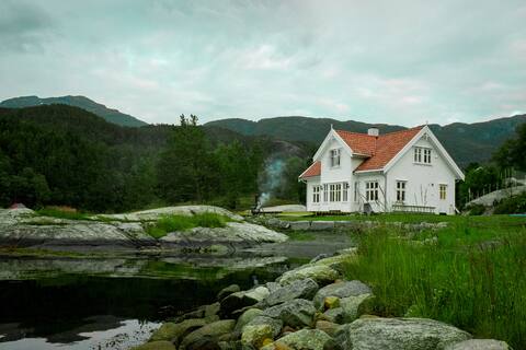 New beautiful summerhouse with private beach
