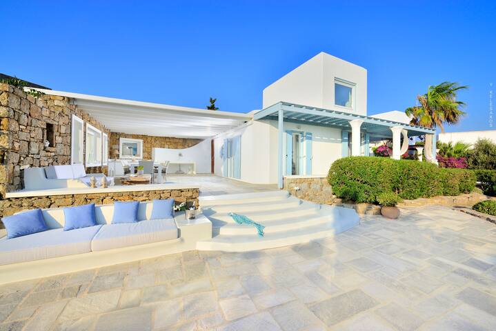 5* infinite sea-view 4 BR,pool and private hot tub gallery image 2