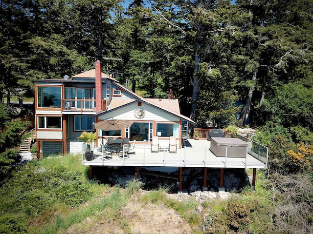 An oceanfront escape with a breathtaking view gallery image 3