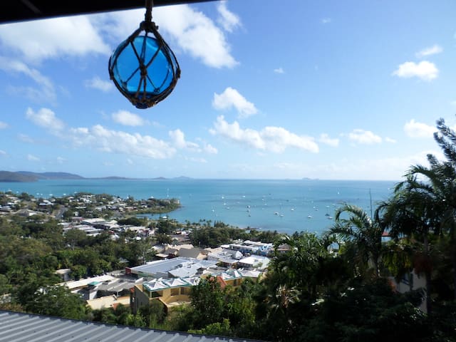 GARDENVIEW ROOM in a PENTHOUSE with view close CBD