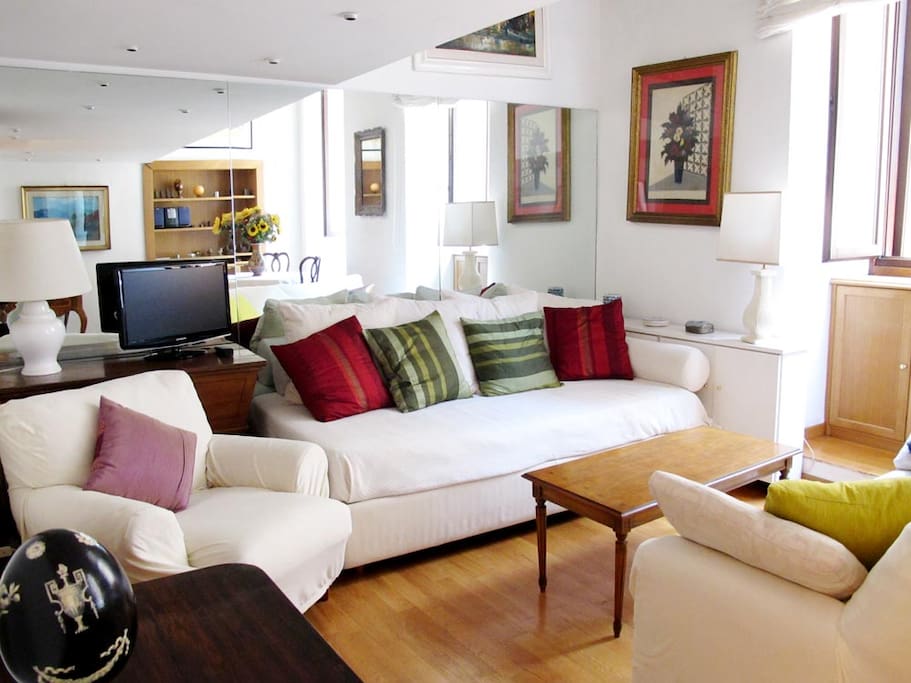Living room with day bed