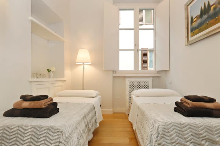 segundo dormitorio con dos camas individuales