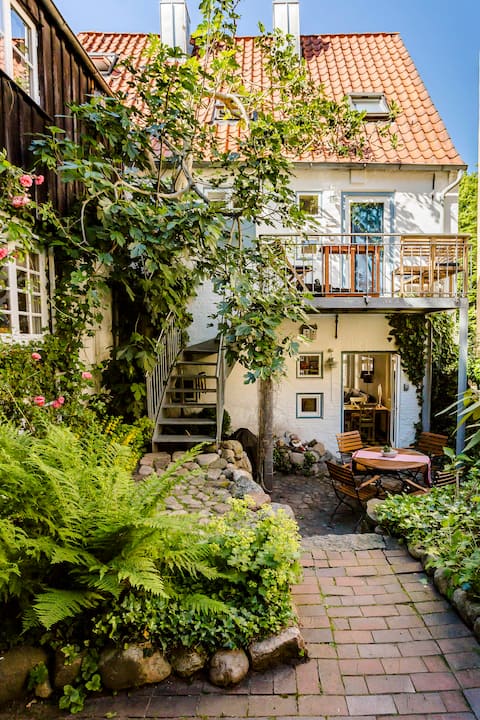 Idyllic And Quaint Apartment "Oberstübchen"