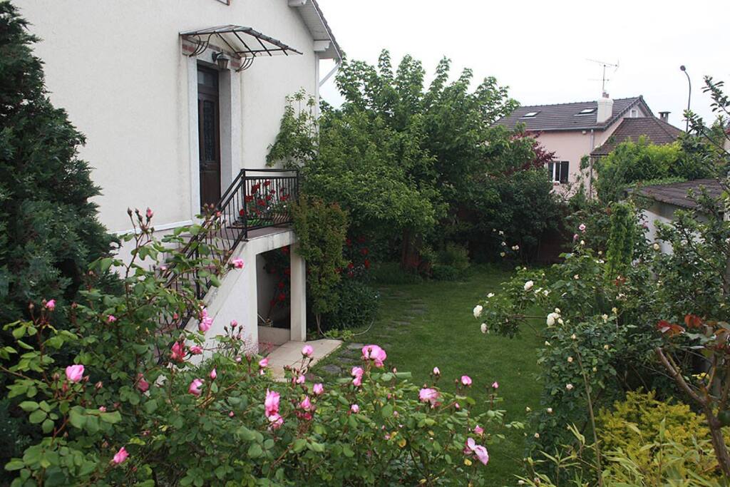 Nice home w/ garden in Paris suburb - Houses for Rent in Vitry-sur-Seine, Île-de-France, France