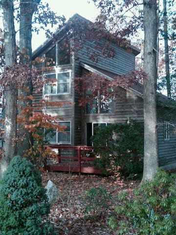 Rustic A-frame near Rehoboth Beach