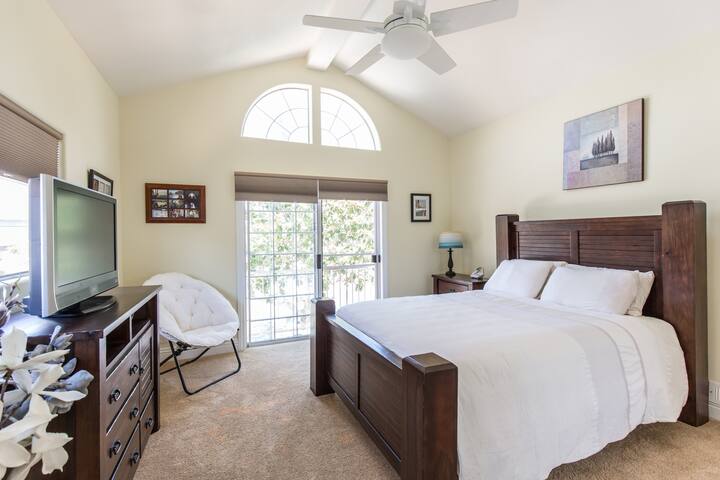 Beautiful 3 BD 4 bathrooms home great location gallery image 3