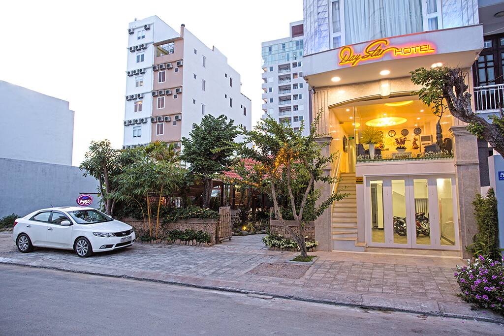 Modern private room ~ My Khe Beach - Da Nang 의 게스트하우스에서 살아보기