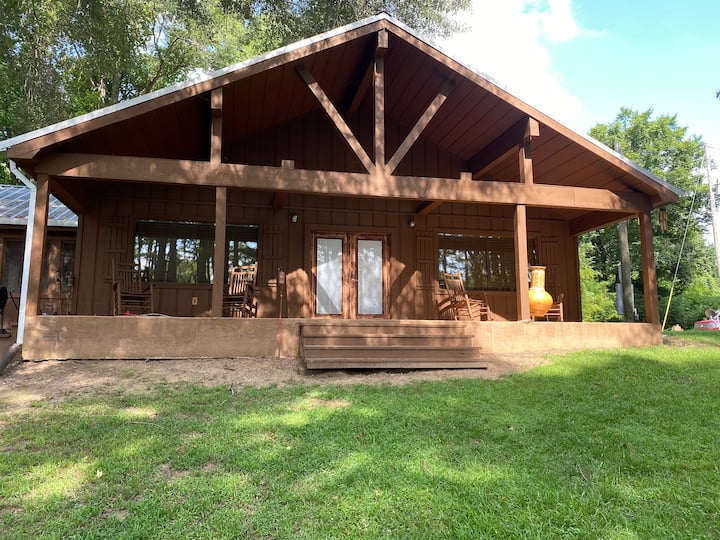 This Friday The 13th-Themed Cabin In Washington Is The Perfect