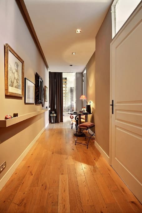 Entrance: The 10 square meters entrance hall leads directly to the living room, the bedroom #4 and the bathroom #3.
