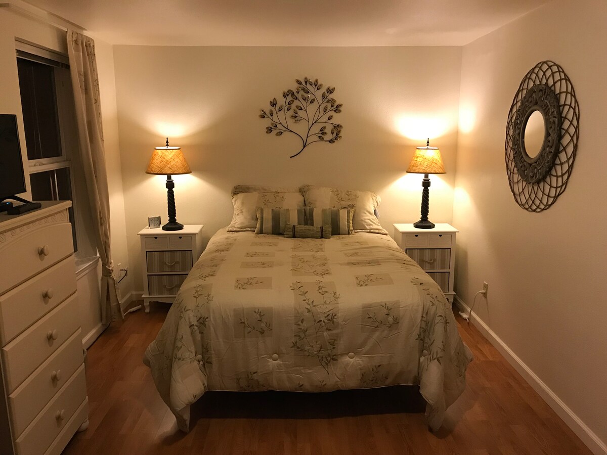 Private Bedroom with Comfortable Queen Bed