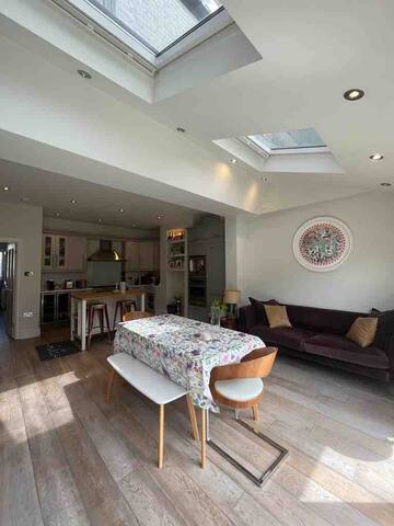 Great Vibe 3 bed house (4 bed option) gallery image 5