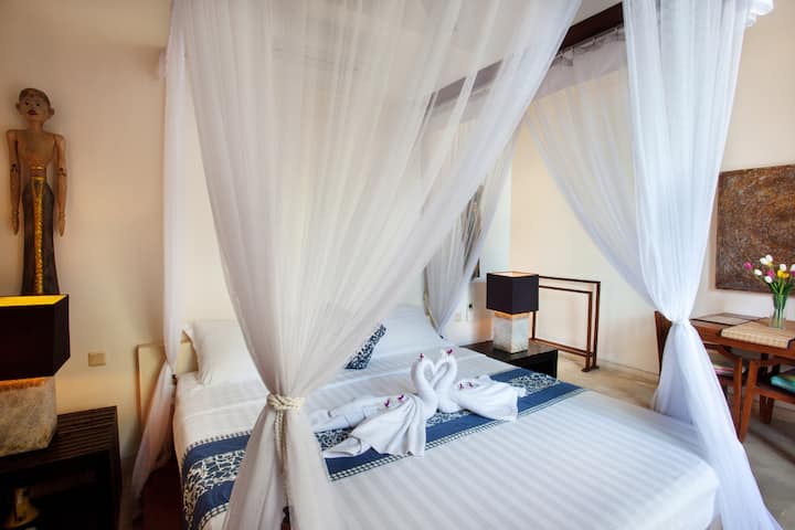 Раџа - спална соба III во апартман со надворешна бања