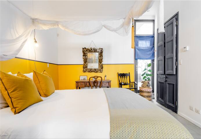 Private Rooms Near Barrio Italia