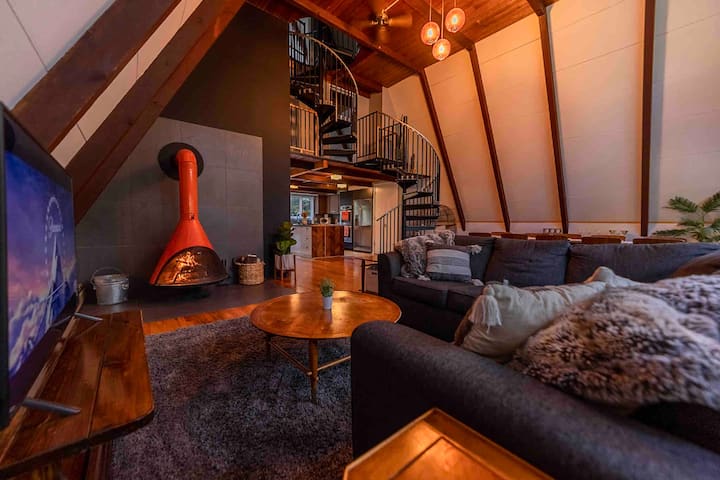 Living Room

Photo @dirtandglass