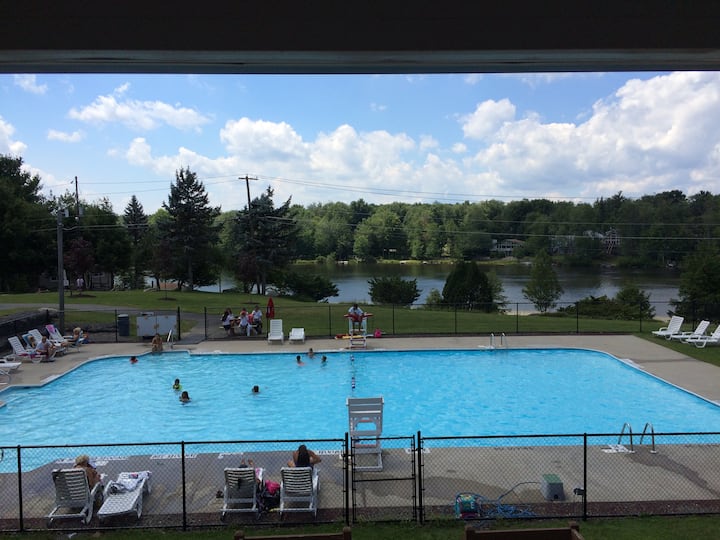 Lake House Hideout w/ HOT TUB, Dock, gas grill Cabins for Rent in Tobyhanna, Pennsylvania