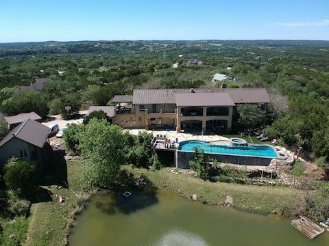 The Estate at Crystal Creek - 8 miles to Downtown!