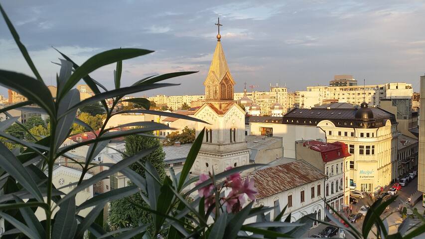 SkyView Old Town Apartment