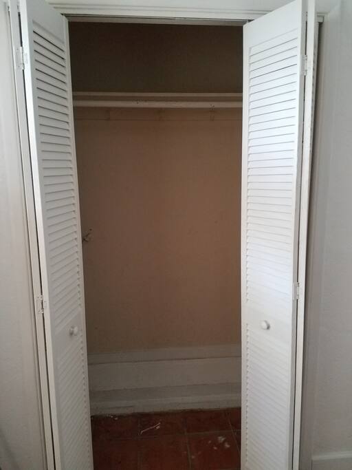 Closet amplio