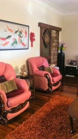 The best location close to airport & CBD