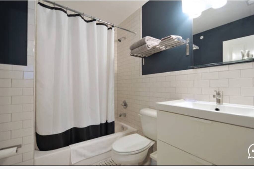 Cardinal room bath