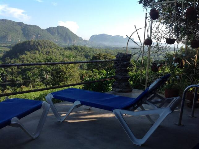 Cubao 1. Sobrecogedora vista Del Valle. WiFi