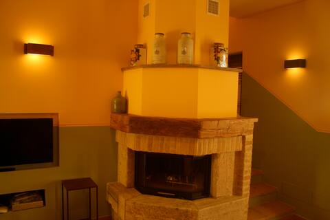 Top performing Airbnb: Ancient farmhouse with pool between Foligno and Assisi in Foligno