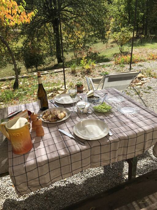 Repas d'automne sous la tonnelle