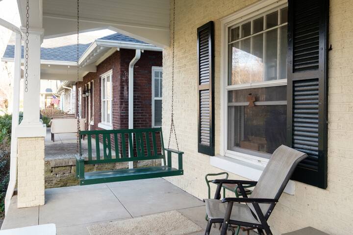 Large Home-Centrally Located! (by Vandy/Music Row) gallery image 3